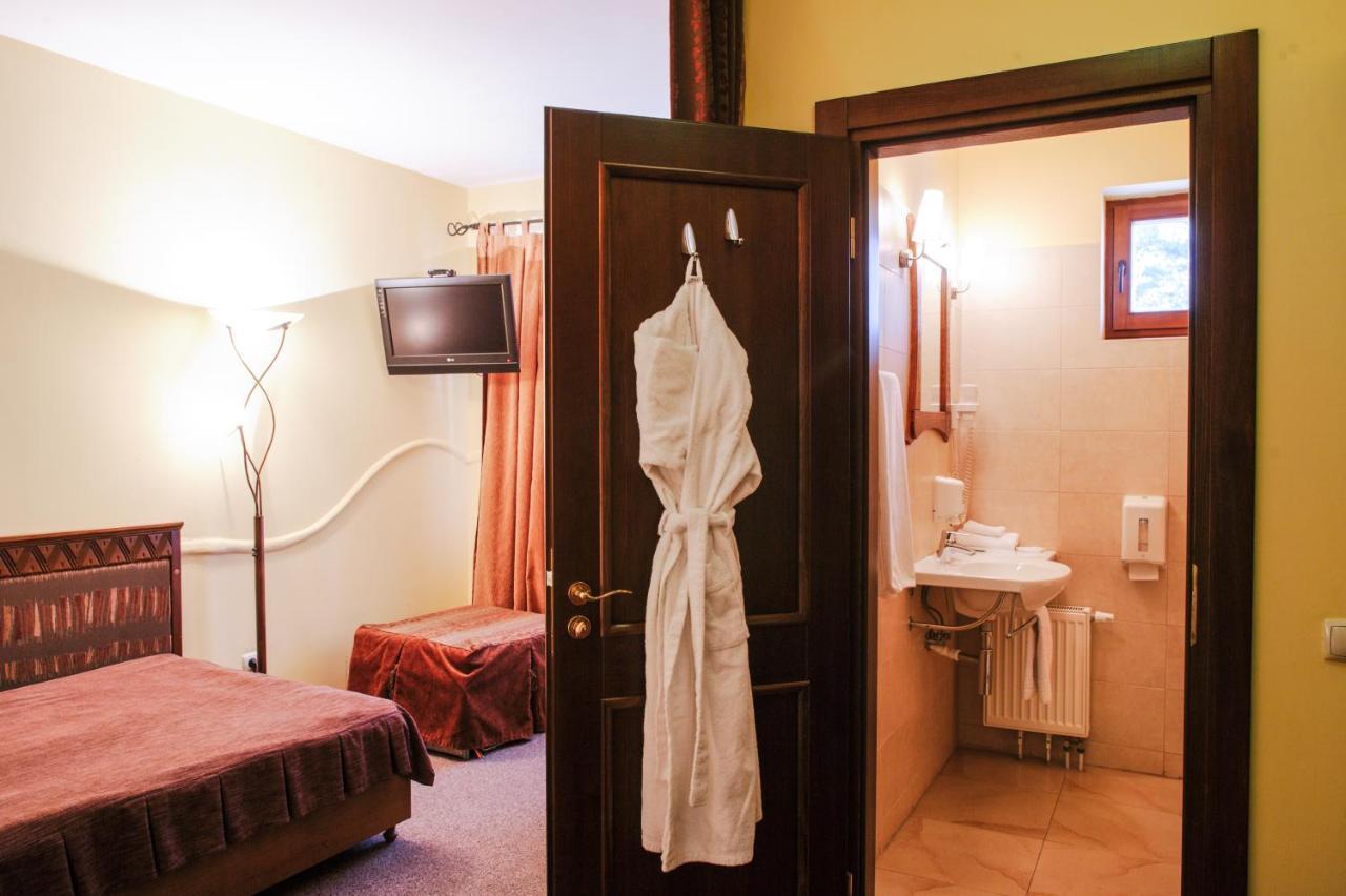 Трипільське Сонце Hotel Pidhirci Kültér fotó