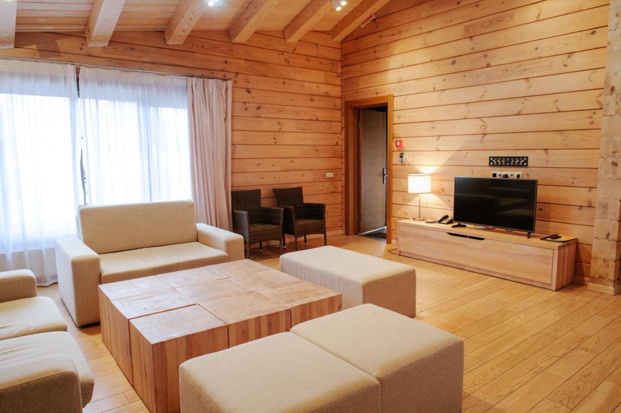 Трипільське Сонце Hotel Pidhirci Kültér fotó