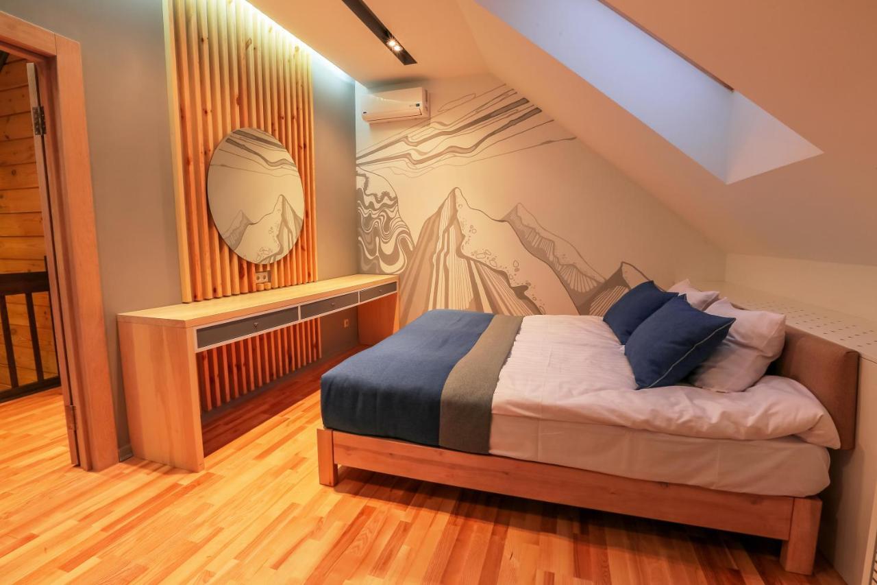 Трипільське Сонце Hotel Pidhirci Kültér fotó