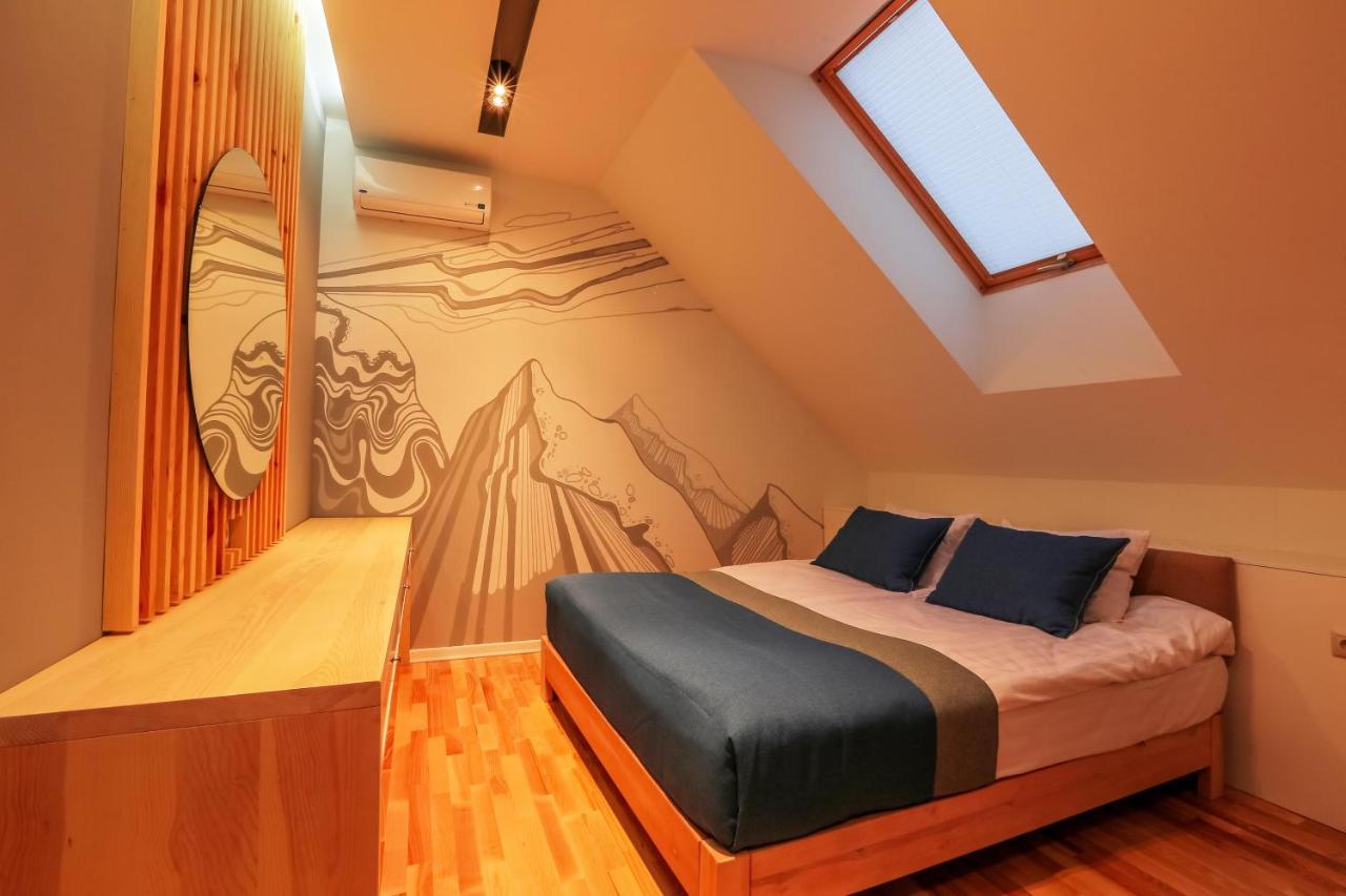 Трипільське Сонце Hotel Pidhirci Kültér fotó
