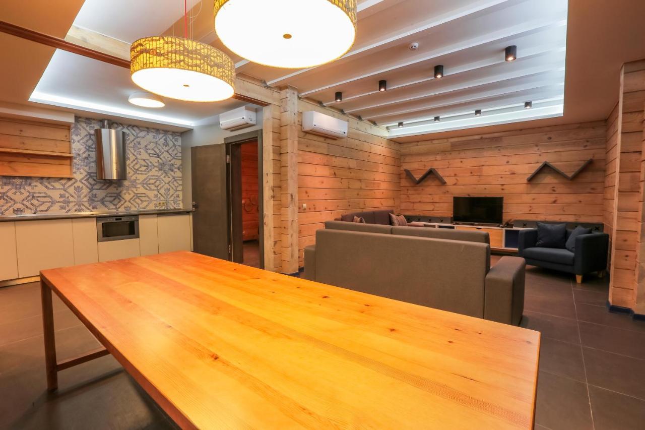 Трипільське Сонце Hotel Pidhirci Kültér fotó