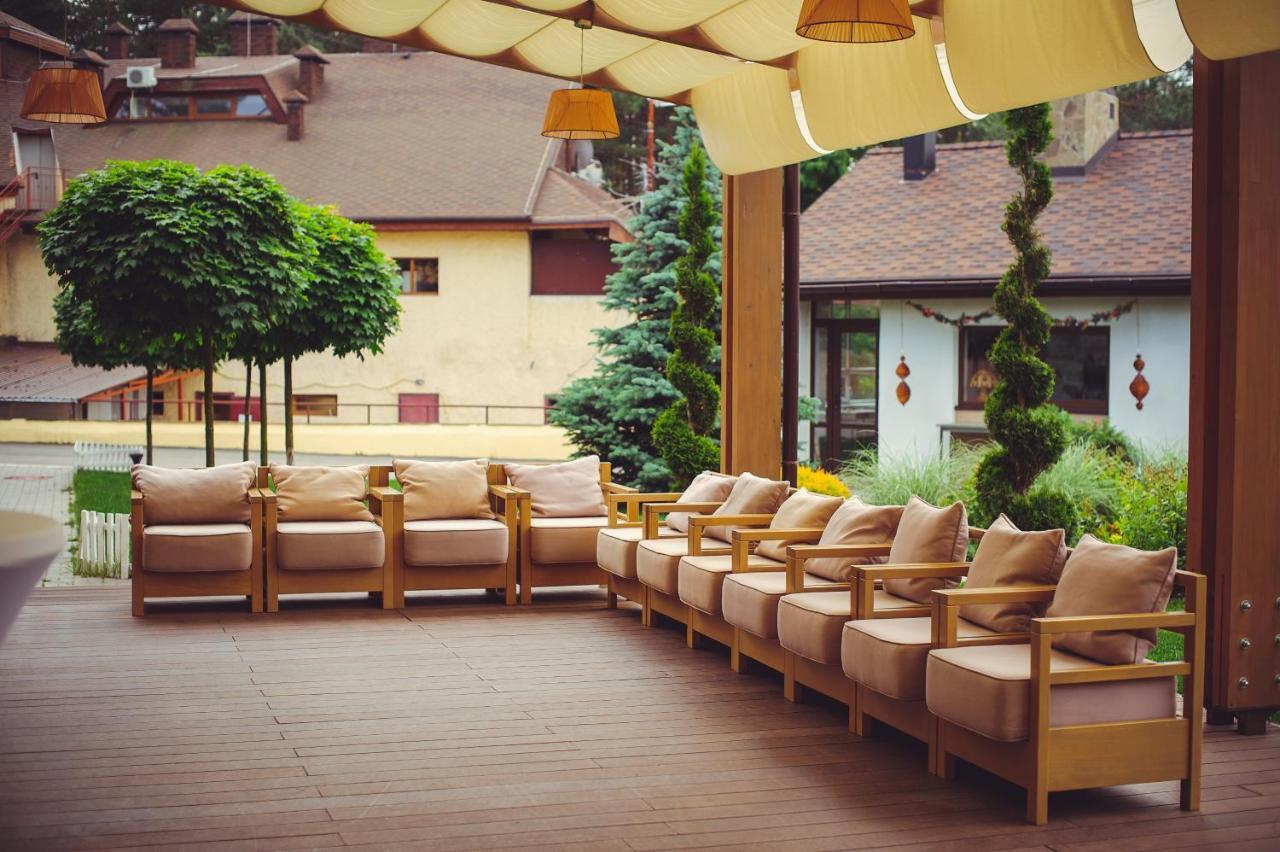Трипільське Сонце Hotel Pidhirci Kültér fotó